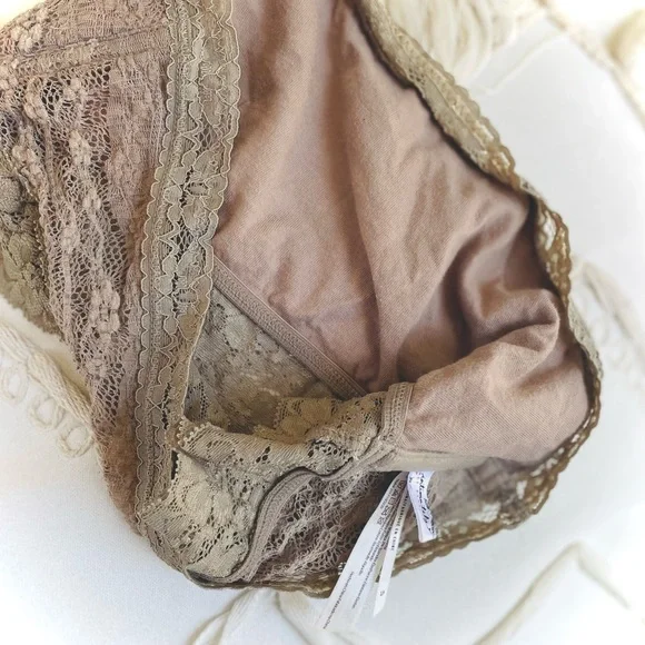 FREE PEOPLESLot of 2 Lace Maroon Burgundy Bralette Tan Strapless Bandeaus